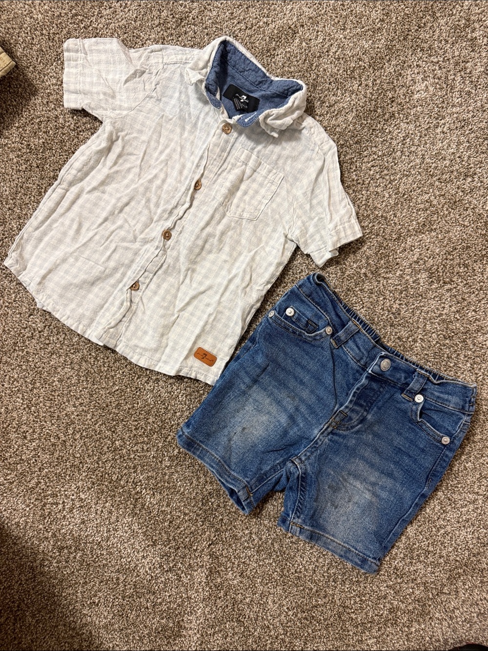 7 For All Mankind White Button-Down Shirt with Blue Collar